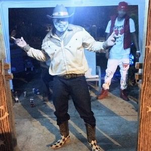 Meet your Posher, Emanuel